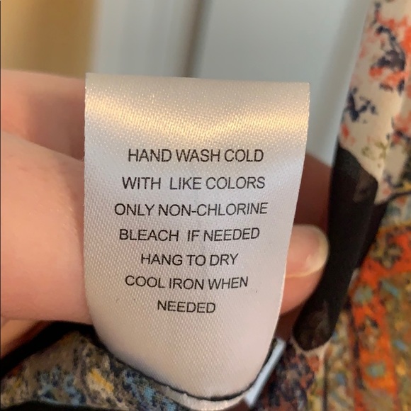 Sheer tank top with patterns size small - Picture 5 of 7